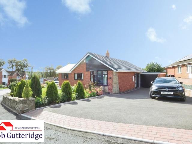 2 bedroom detached bungalow for sale