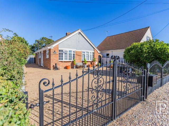 2 bedroom detached bungalow for sale