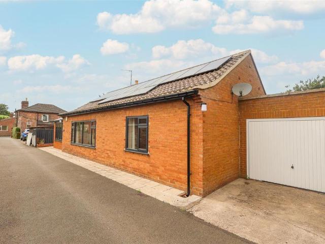 2 bedroom detached bungalow for sale