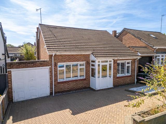 2 bedroom detached bungalow for sale