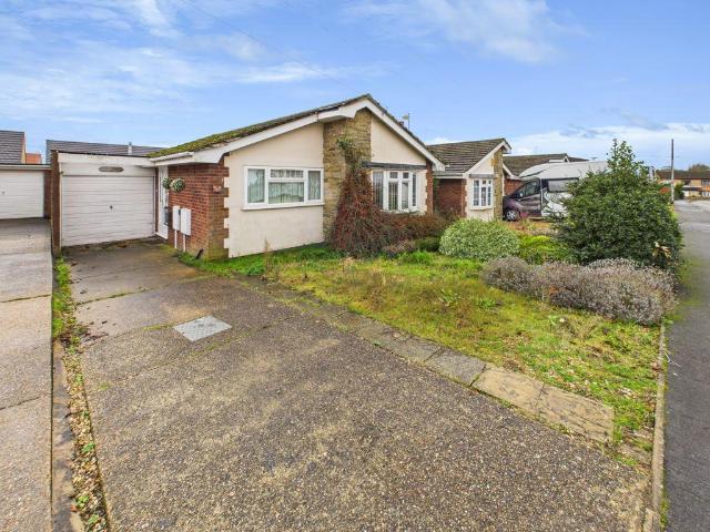2 bedroom detached bungalow for sale
