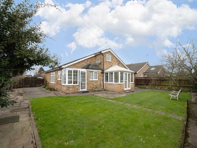 2 bedroom detached bungalow for sale