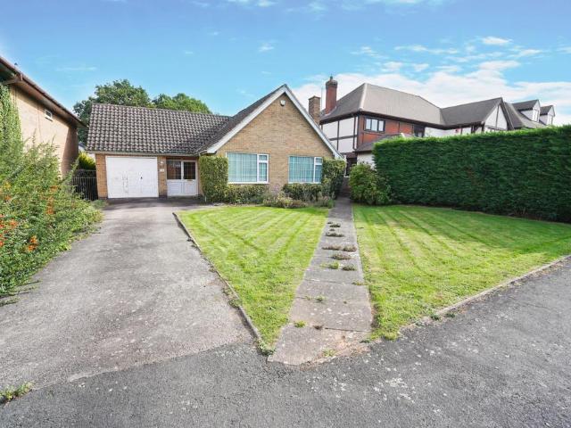 2 bedroom detached bungalow for sale