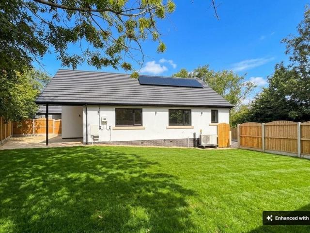 2 bedroom detached bungalow for sale