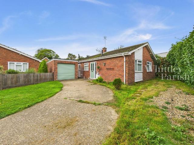 2 bedroom detached bungalow for sale