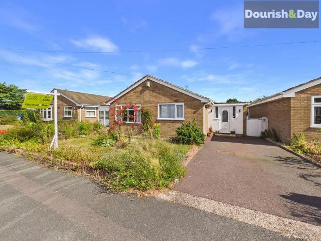 2 bedroom detached bungalow for sale