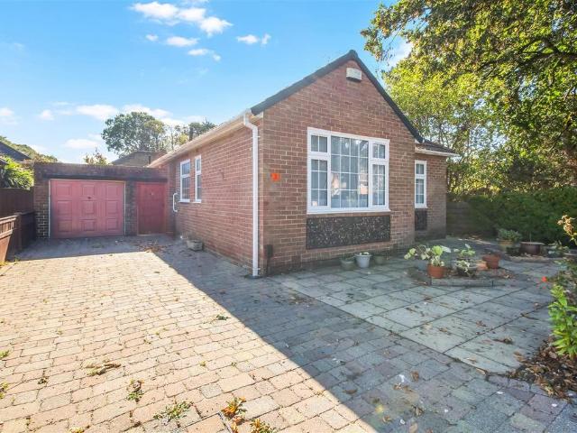 2 bedroom detached bungalow for sale