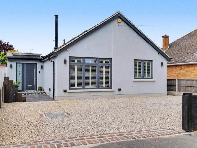 3 bedroom detached bungalow for sale