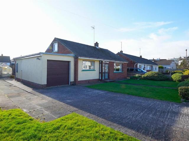 2 bedroom detached bungalow for sale