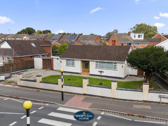 2 bedroom detached bungalow for sale