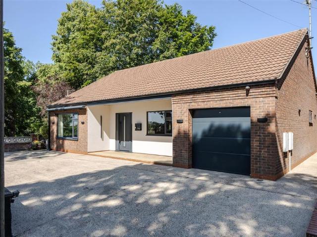 2 bedroom detached bungalow for sale