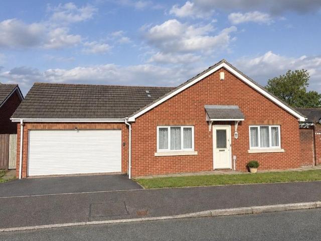2 bedroom detached bungalow for sale