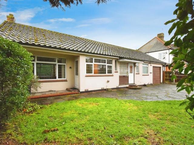 2 bedroom detached bungalow for sale