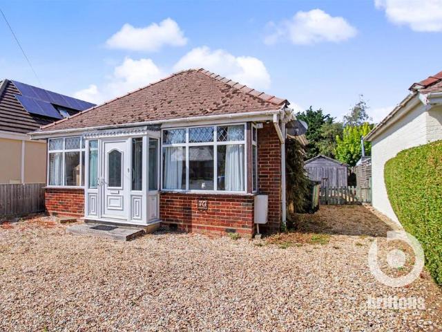 2 bedroom detached bungalow for sale