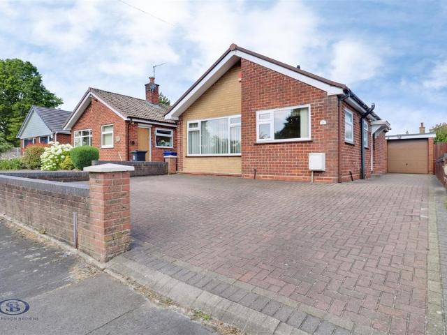 2 bedroom detached bungalow for sale