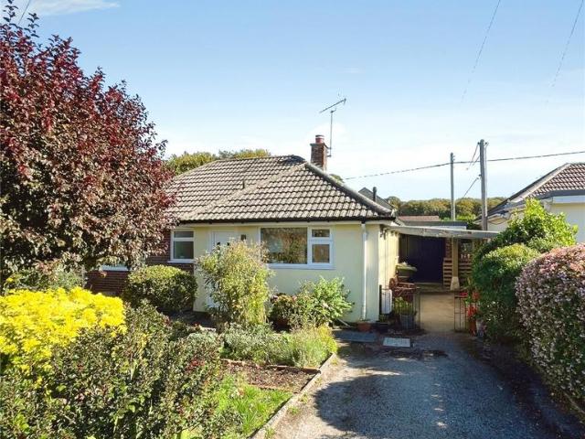 2 bedroom detached bungalow for sale