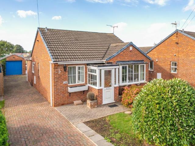2 bedroom detached bungalow for sale