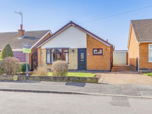 2 bedroom detached bungalow for sale