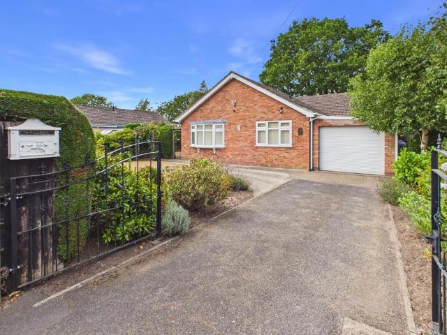 2 bedroom detached bungalow for sale