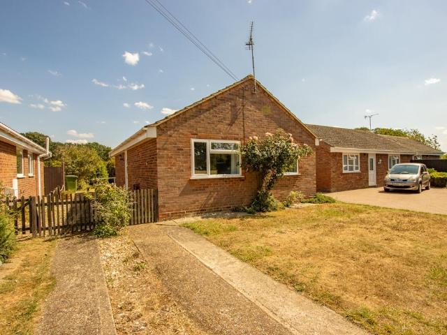 2 bedroom detached bungalow for sale