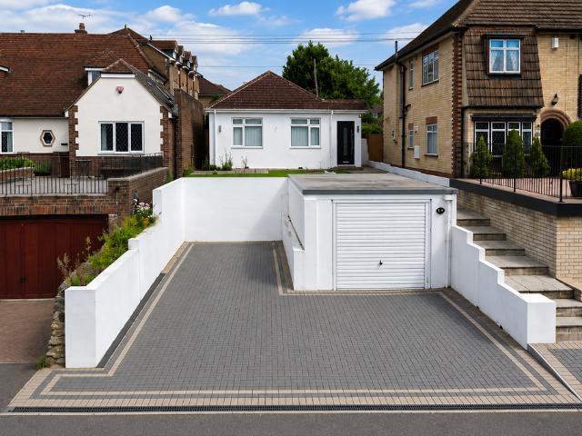 2 bedroom detached bungalow for sale