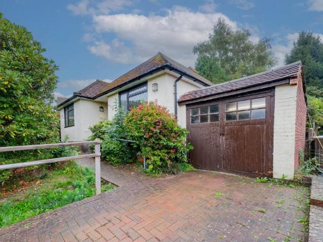 2 bedroom detached bungalow for sale