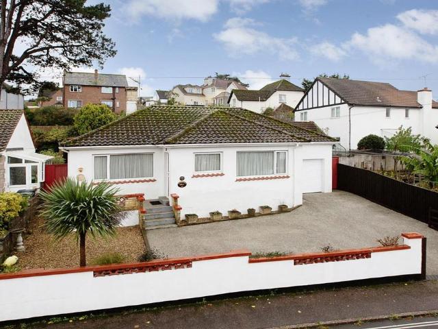 2 bedroom detached bungalow for sale