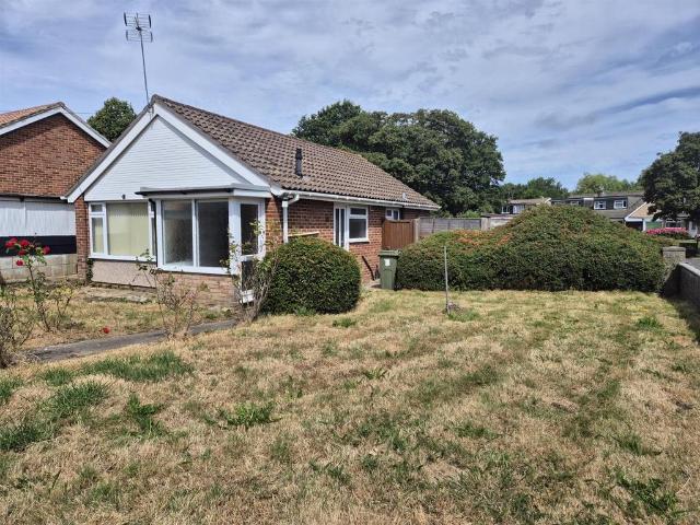 2 bedroom detached bungalow for sale