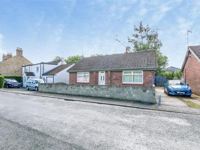 2 bedroom detached bungalow for sale