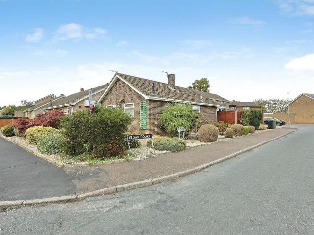 2 bedroom detached bungalow for sale