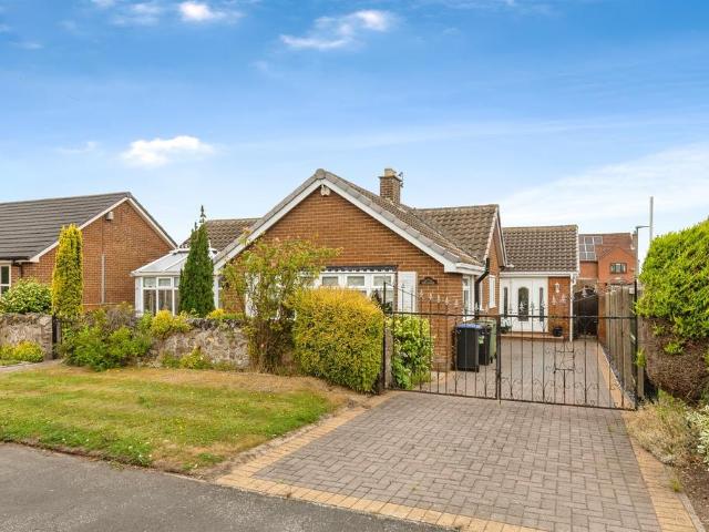 2 bedroom detached bungalow for sale