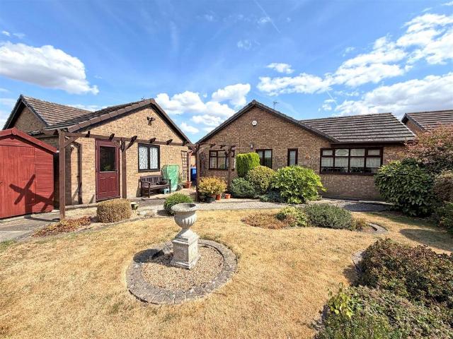 2 bedroom detached bungalow for sale