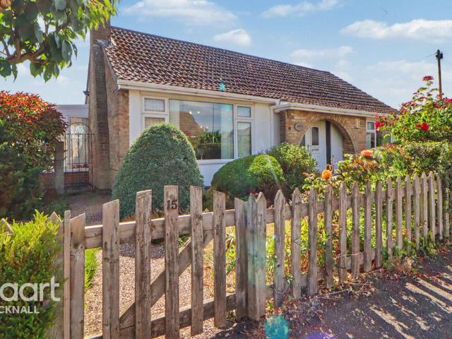 2 bedroom detached bungalow for sale