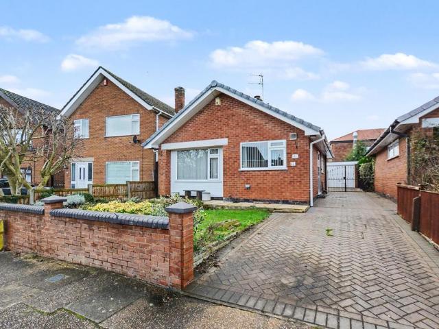 2 bedroom detached bungalow for sale
