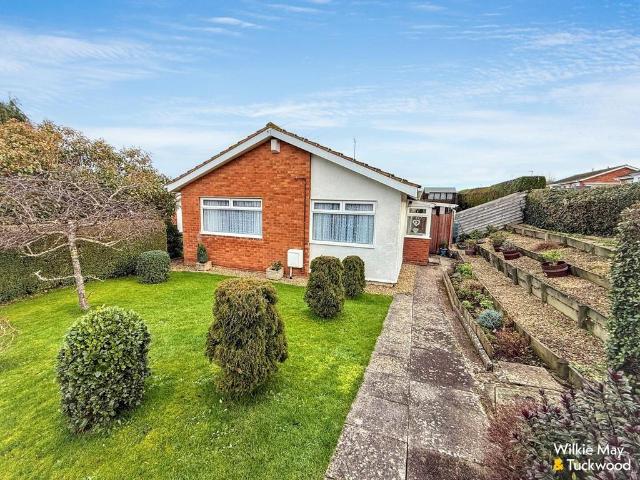 2 bedroom detached bungalow for sale