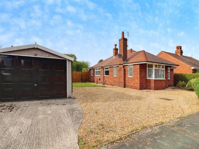 2 bedroom detached bungalow for sale