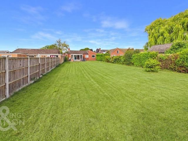 2 bedroom detached bungalow for sale