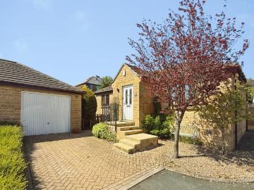 2 bedroom detached bungalow for sale
