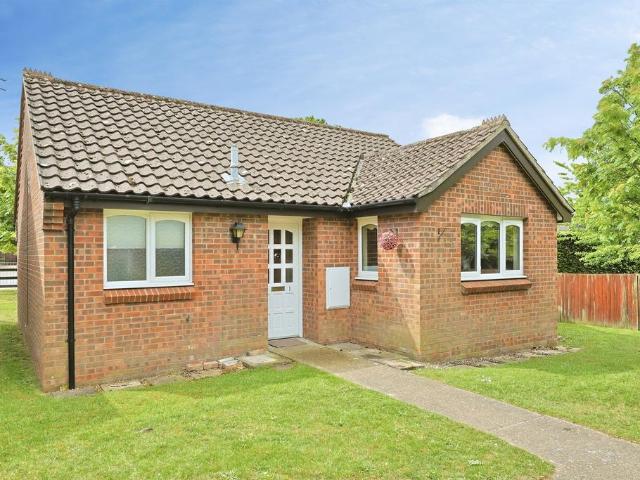 2 bedroom detached bungalow for sale