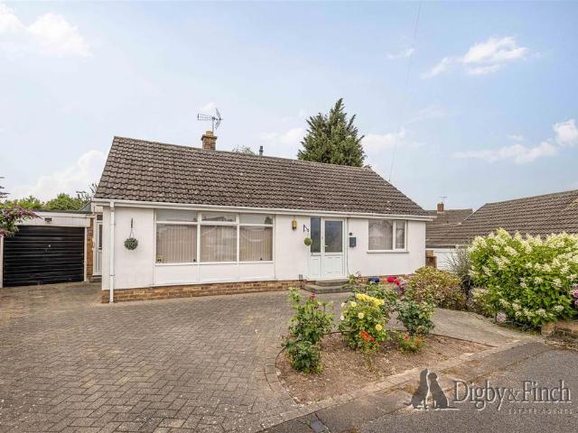2 bedroom detached bungalow for sale