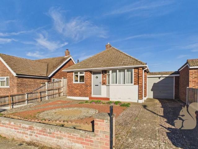 2 bedroom detached bungalow for sale