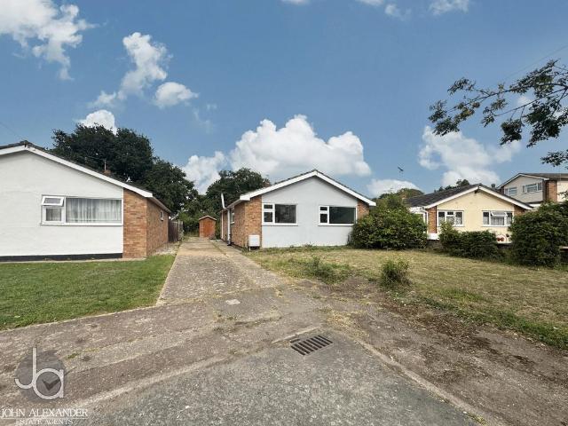2 bedroom detached bungalow for sale