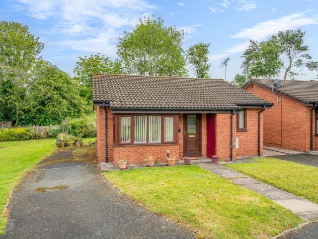 2 bedroom detached bungalow for sale