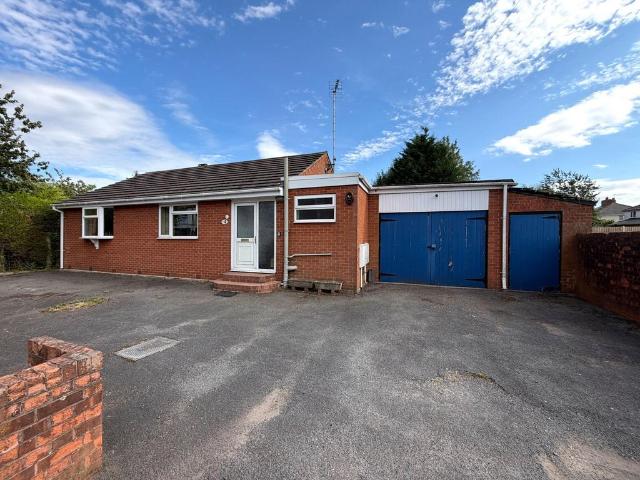 2 bedroom detached bungalow for sale