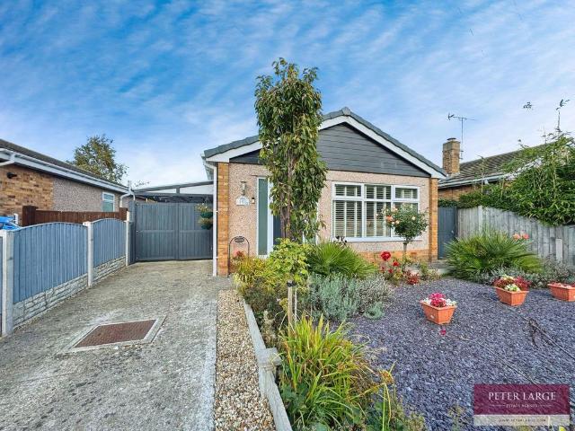 2 bedroom detached bungalow for sale