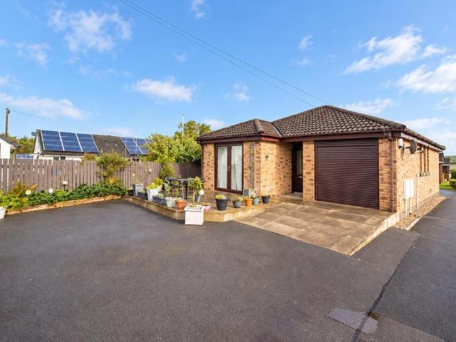 2 bedroom detached bungalow for sale