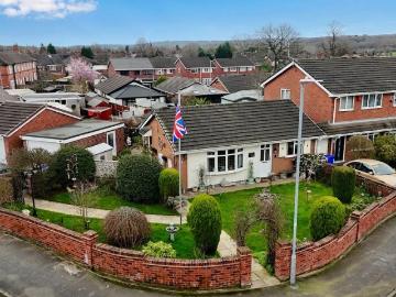 2 bedroom detached bungalow for sale