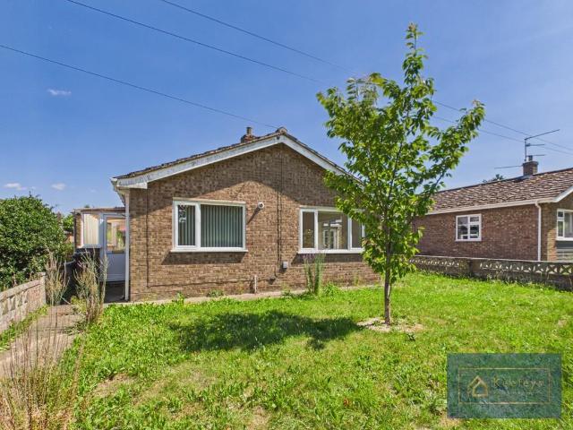 2 bedroom detached bungalow for sale