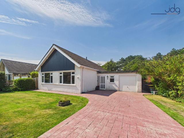 2 bedroom detached bungalow for sale