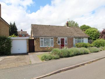 2 bedroom detached bungalow for sale